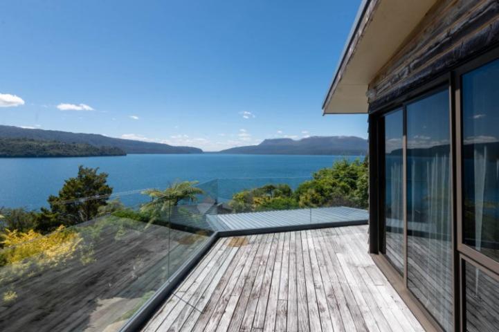 Вілла Tironui Lake Tarawera Екстер'єр фото